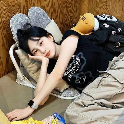 多多握握她的手